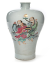 A CHINESE FAMILLE ROSE MEIPING VASE, CHINA, 20TH CENTURY