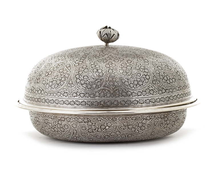 A KASHMIR SILVER DISH AND COVER, 20TH CENTURY