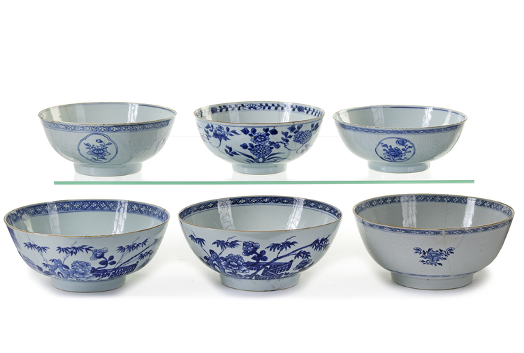 SIX CHINESE BLUE AND WHITE BOWLS, 18TH CENTURY