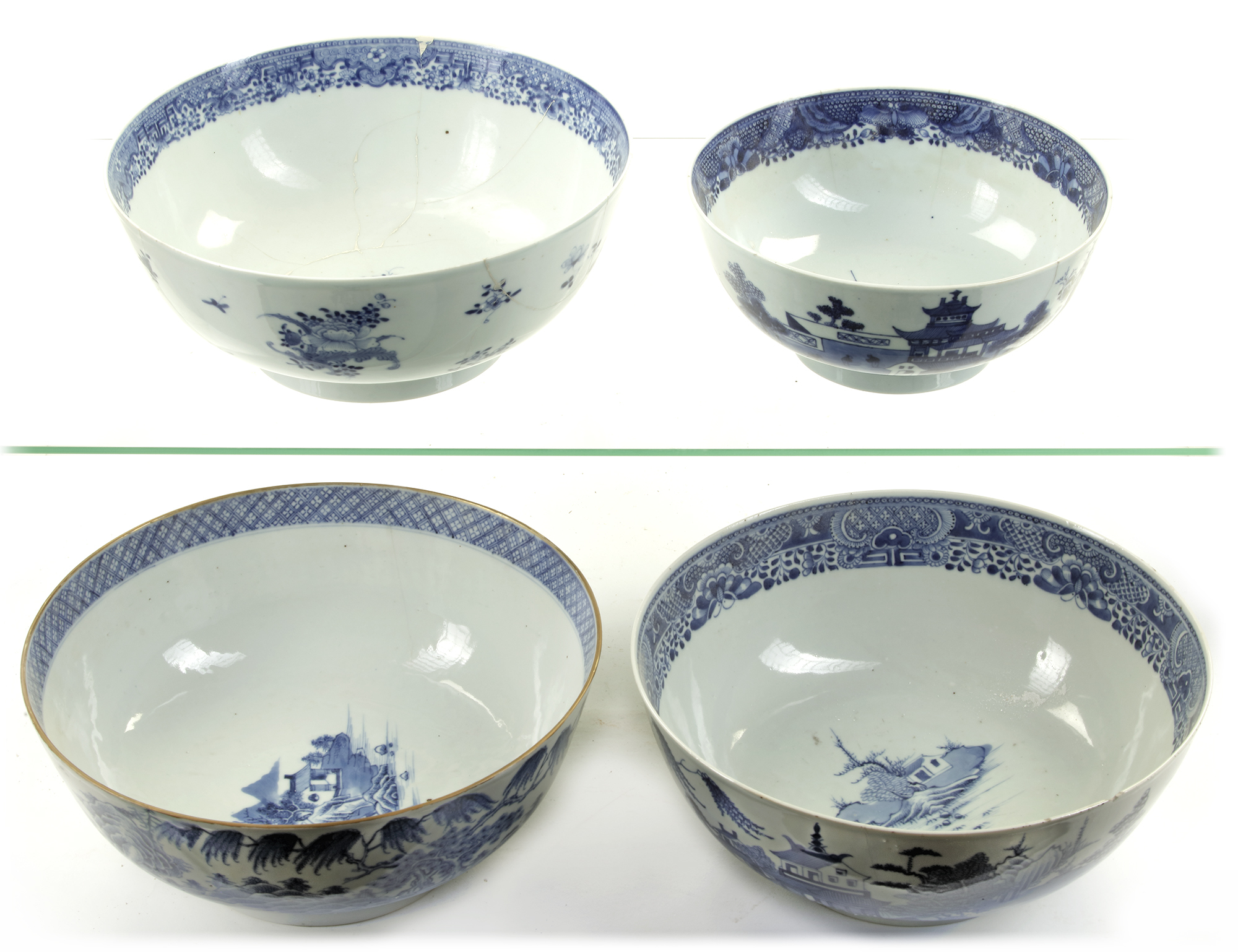 FOUR CHINESE BLUE AND WHITE BOWLS