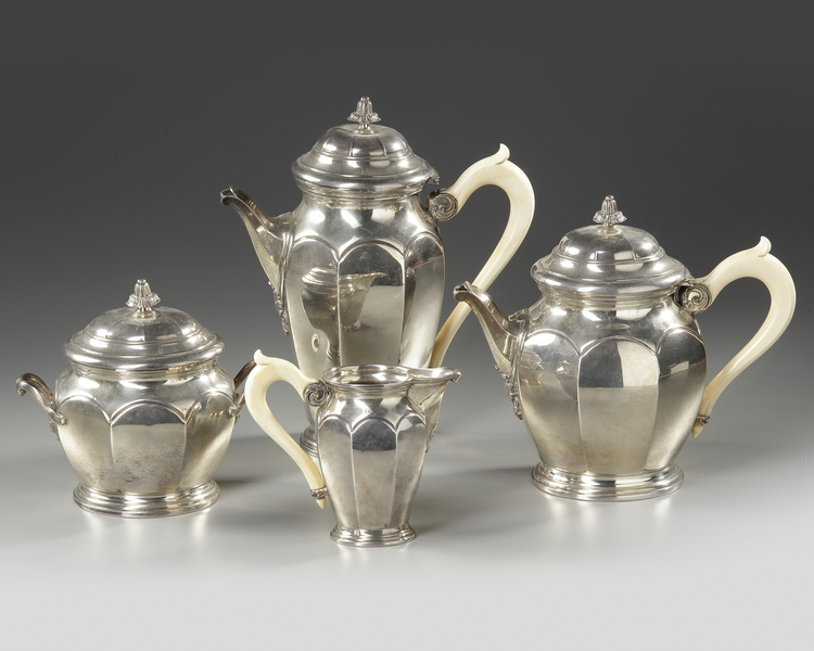 A FRENCH SILVER TEA AND COFFEE SET, 19TH CENTURY