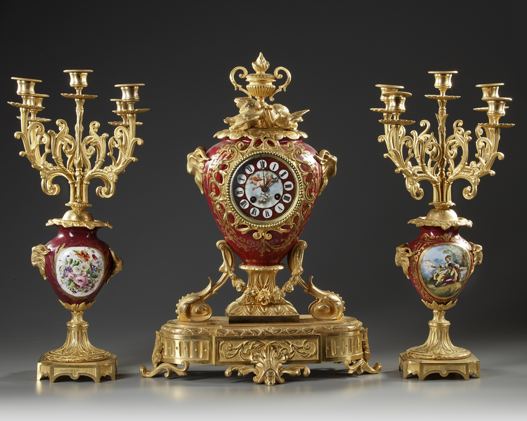 A FRENCH CLOCK SET, LATE 19TH CENTURY