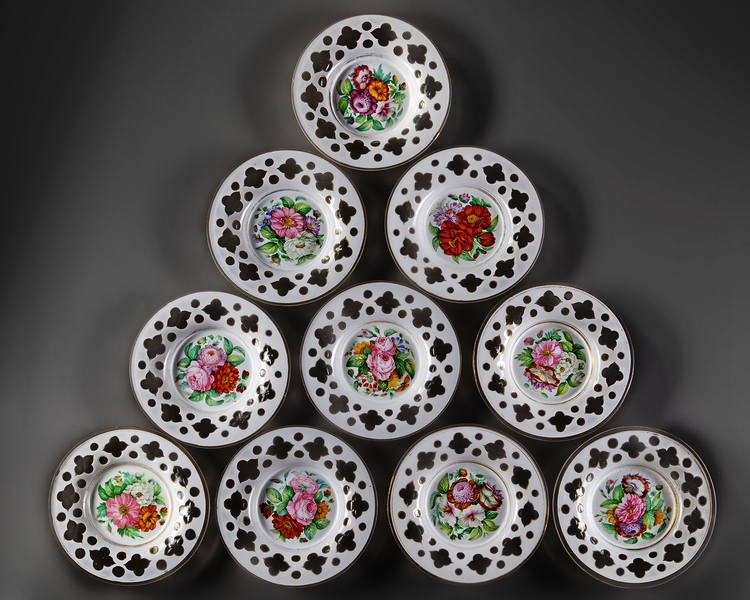 A FRENCH SET OF OPALINE PLATES, 19TH CENTURY