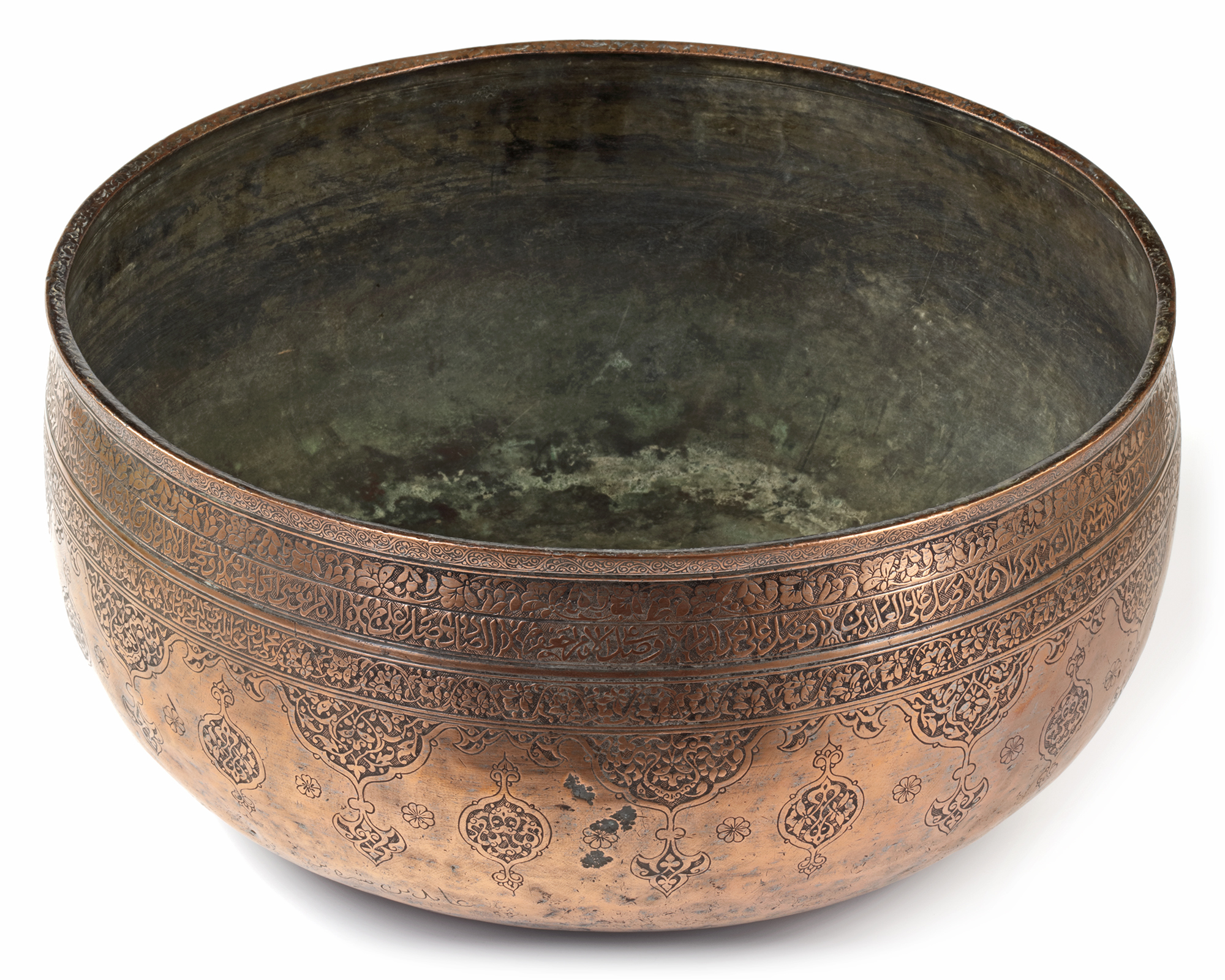 A MONUMENTAL LATE TIMURID ENGRAVED COPPER BOWL, CENTRAL ASIA, LATE