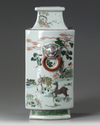 A CHINESE FAMILLE VERTE VASE, 19TH CENTURY