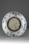 A blue and white 'kraak porselein' dragon dish