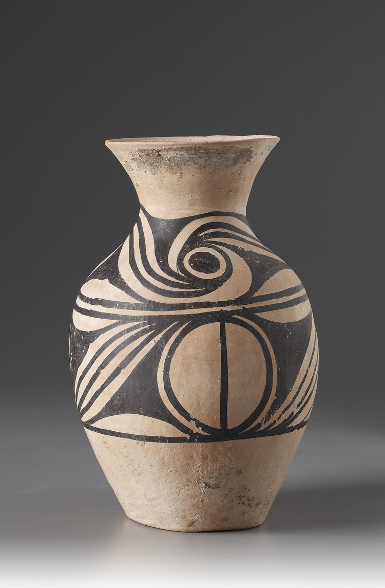 A Very Rare Neolithic Vase 3200-2700 BC.
