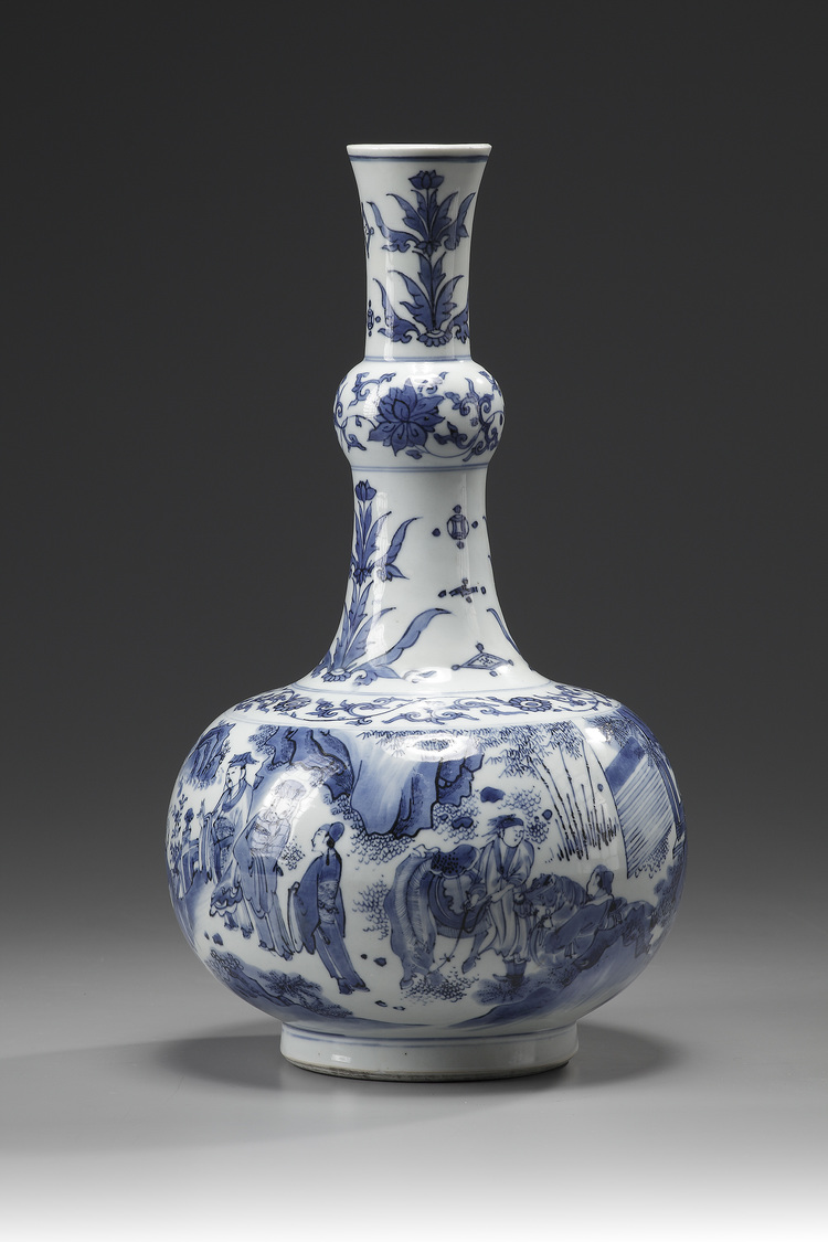 A Transitional Blue and White Bottle Vase
