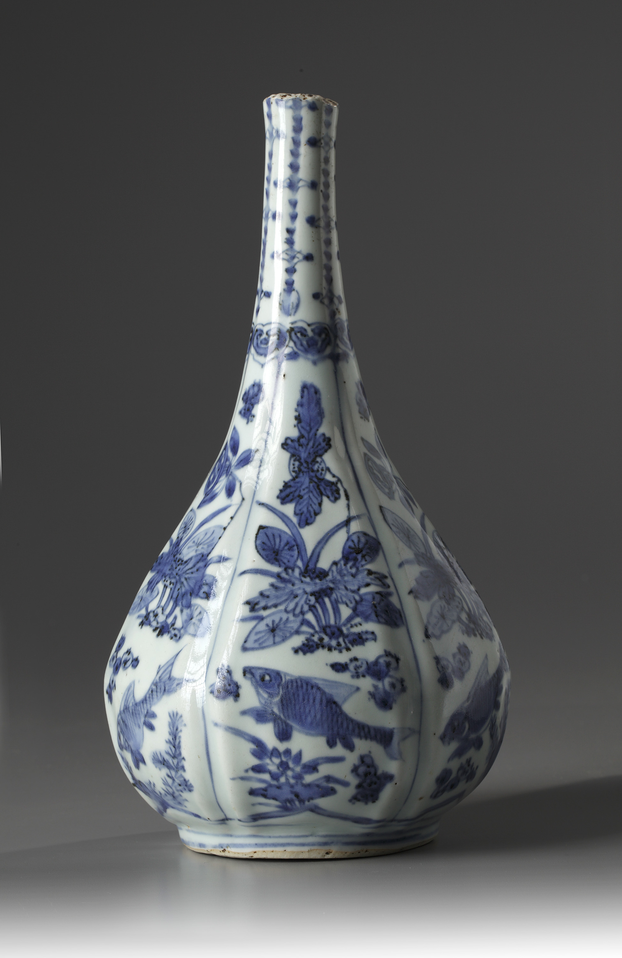 A Blue And White Kraak Ware Vase