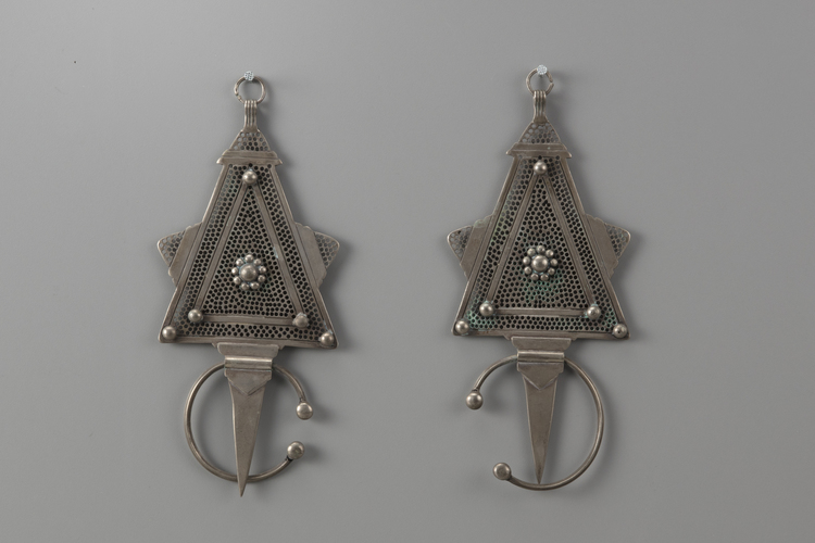 A pair of silver Berber fibulae - Tizerzai -