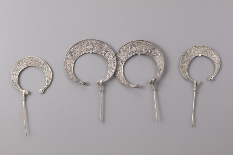 Two pairs of silver Berber fibulae – Tizerzai –