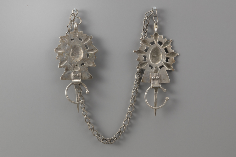 A pair of silver Berber Fibulae – Tizerzai –