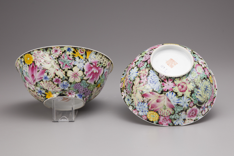 A pair of Chinese millefleurs bowls