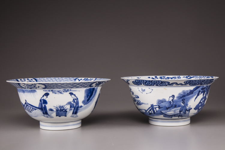 Two Chinese blue and white Klapmuts bowls