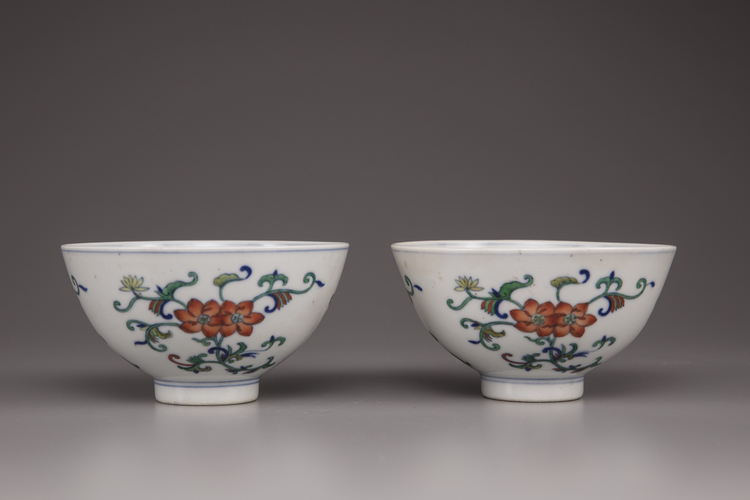 A pair of doucai bowls