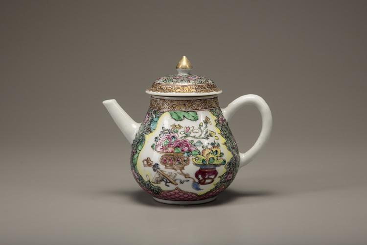 A famille rose teapot and cover