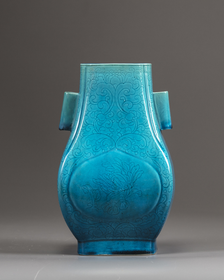 A Chinese turquoise-glazed vase, hu