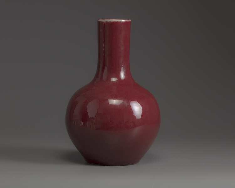A Chinese copper-red crackle-glazed vase