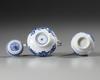 A SMALL CHINESE BLUE AND WHITE VASE AND TEAPOT WITH COVER, KANGXI PERIOD (1662-1722)