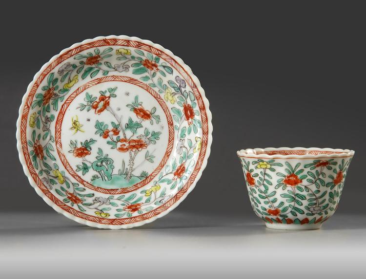 A CHINESE FAMILIE VERTE FOLIATE CUP AND SAUCER, KANGXI PERIOD (1662-1722)