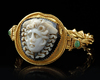 AN EXCEPTIONAL ROMAN GOLD BRACELET WITH A CAMEO MOUNTED ON THE CENTRAL MEDALLION, CIRCA 2ND-3RD CENTURY A.D.