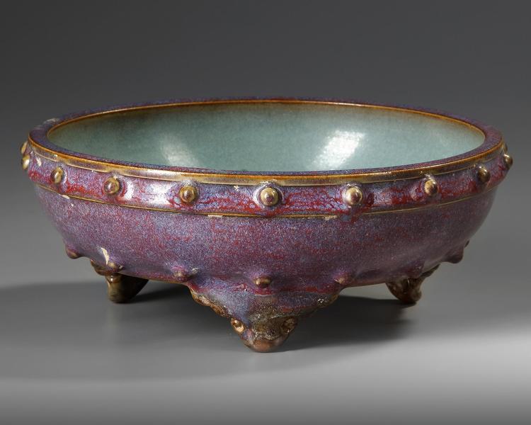 A FINE AND BRILLIANTLY SPLASHED LAVENDER-GLAZED 'JUN' NARCISSUS BOWL, MING DYNASTY OR LATER