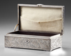 A JAPANESE EXPORT ENGRAVED BOX, 19TH CENTURY