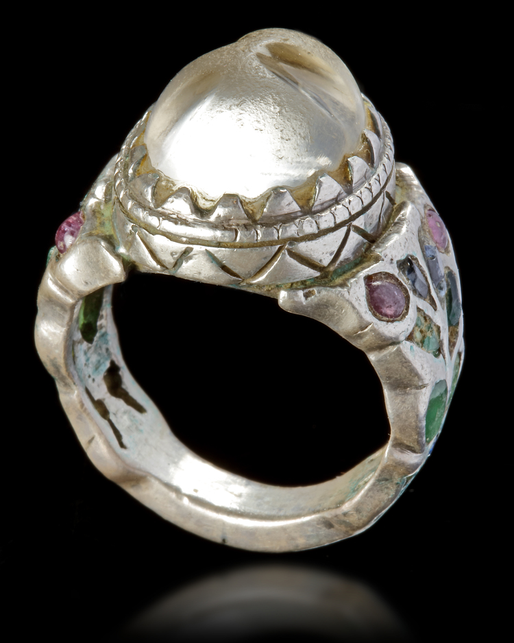 A GEM-SET CRYSTAL SEAL SILVER RING, 12TH CENTURY