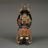 A JAPANESE BLACK LACQUER SUIT-OF-ARMOUR (YOROI) 鎧 WITH DRAGON CREST, SHÕWA PERIOD (1926-1989)
