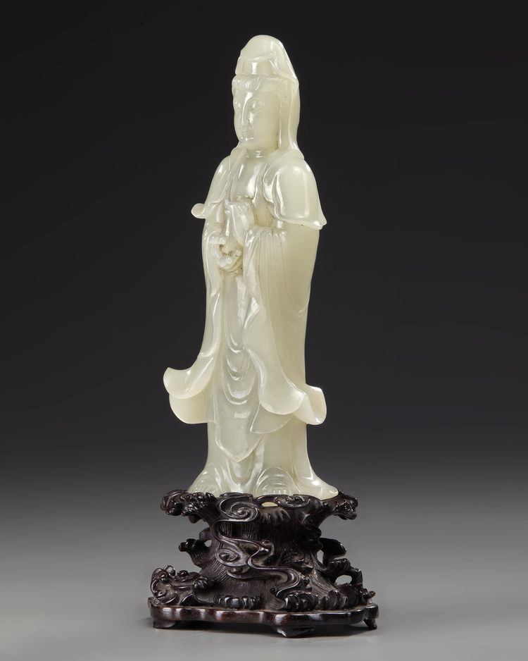 A CHINESE JADE GUANYIN, QING DYNASTY (1644 - 1912)