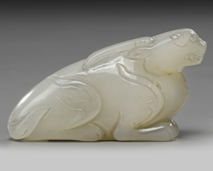 A CHINESE JADE ANIMAL/BIXIE, QING DYNASTY (16441912)