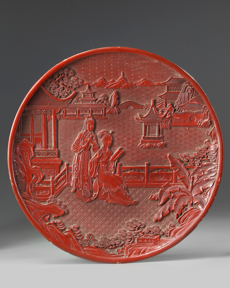 A CHINESE LACQUER DISH WITH GARDEN SCENE, QING DYNASTY (1644-1911)
