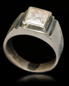 AN AGATE SEAL SILVER RING, 10TH CENTURY