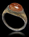 AN AGATE SEAL IN SILVER RING