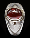AN AGATE SEAL SILVER RING, 12TH CENTURY