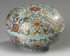 A CHINESE FAMILLE ROSE BOX AND COVER, 19TH/20TH CENTURY