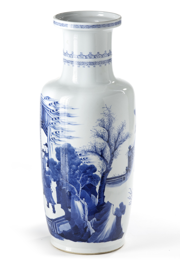 A CHINESE BLUE AND WHITE ROULEAU VASE, QING DYNASTY (16441911)