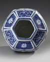 A CHINESE BLUE AND WHITE HEXAGONAL VASE, QING DYNASTY (1644-1911)