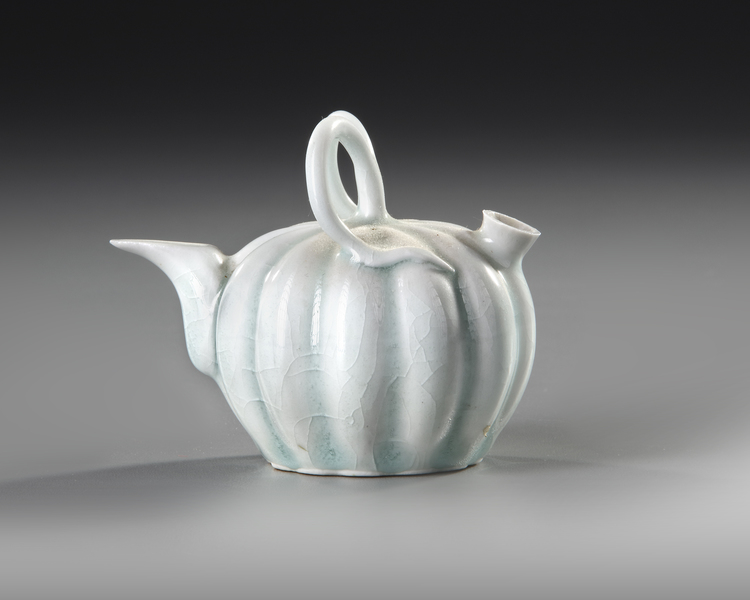 A CHINESE QINGBAI PORCELAIN WATER DROPPER, SONG DYNASTY (960-1279)