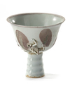 A CHINESE WHITE GLAZED STEM CUP, MING DYNASTY (1368-1644)