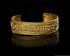 A FATIMID ENGRAVED GOLD BRACELET, EGYPT, 10TH-11TH CENTURY