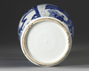 A CHINESE BLUE AND WHITE VASE, 19TH/20TH CENTURY