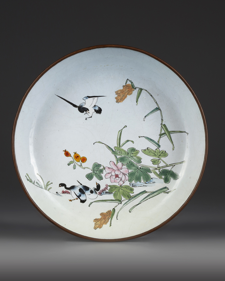 A CHINESE CANTON ENAMEL DISH, 19TH CENTURY