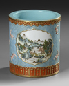 A CHINESE FAMILLE ROSE BRUSH POT, 19TH-20TH CENTURY