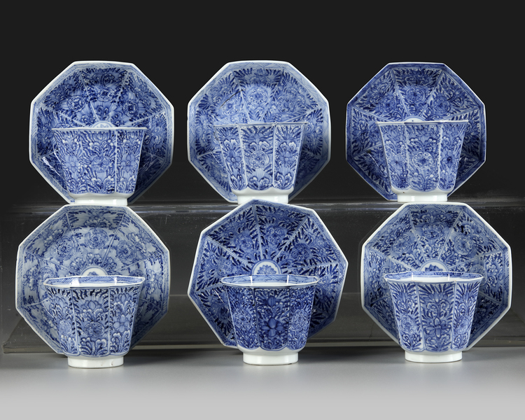 A SET OF SIX BLUE AND WHITE CUPS AND SAUCERS, KANGXI PERIOD (1662-1722)