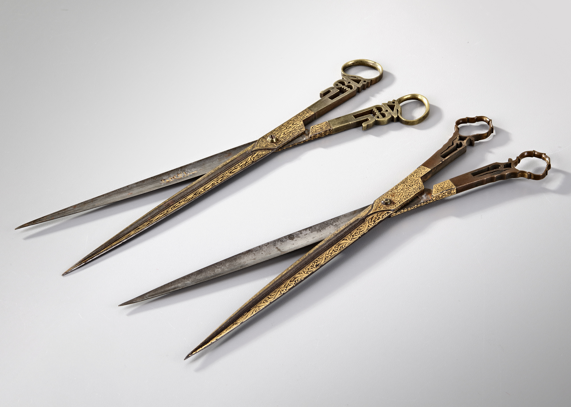A PAIR OF OTTOMAN DAMASCENED STEEL SCISSORS, TURKEY, 19TH CENTURY