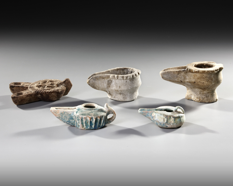 FIVE SELJUK POTTERY OIL LAMPS, SELJUK 12TH/13TH CENTURY