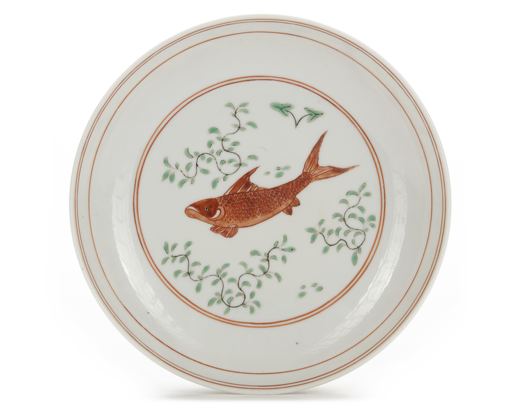 A CHINESE IRON-RED AND GREEN-ENAMELED FISH DISH, 19TH CENTURY