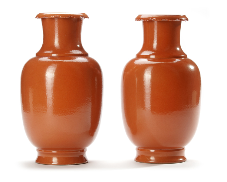 A PAIR OF CHINESE CORAL-GROUND VASES, 19TH CENTURY