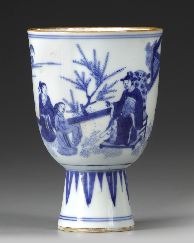 A CHINESE BLUE AND WHITE STEM BOWL, QING DYNASTY (1644–1911)